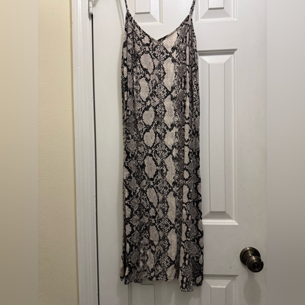 Express Snake Print Pencil Skirt - Black and Cream